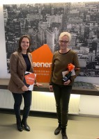 Gelukkige nieuwbouw eigenaar Gelukkige nieuwbouw eigenaar